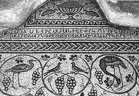 Na horn st armnsk mozaiky je st vidt a tak pome publikovan fotografie (10 kB)